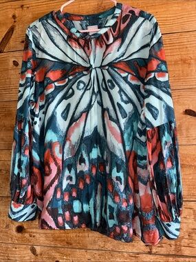 Chicos Abstract butterfly wing pattern